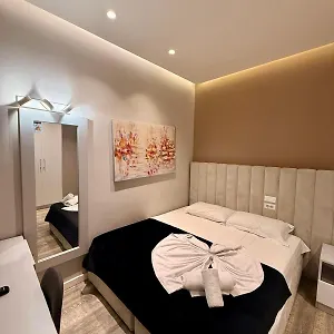 Nest&rest , Tiran Arnavutluk
